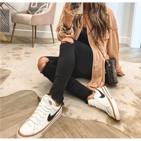 NIKE WOMENS COURT LEGACY LIFT SNEAKER - WHITE - Picture 7 of 7